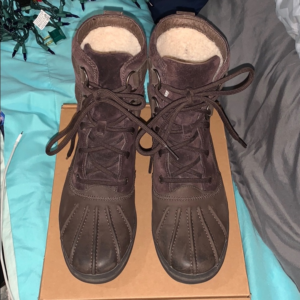 UGG Azaria Brown Waterproof Leather Sz 8